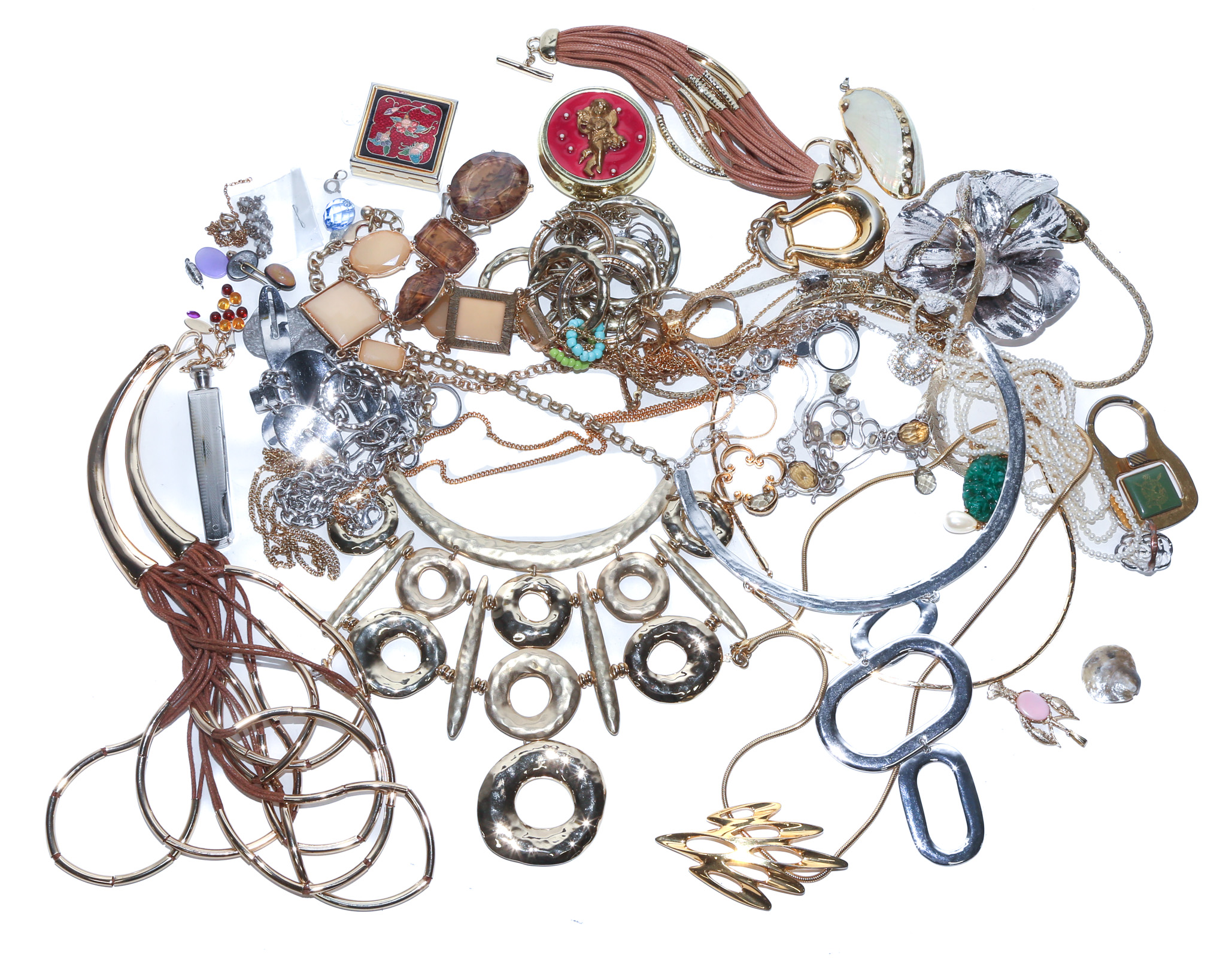 AN ECLECTIC MIX OF FASHION
