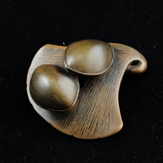 An Edo period hardwood netsuke