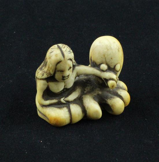 An Edo period ivory netsuke