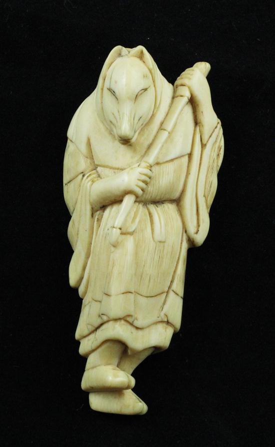 An Edo period ivory netsuke
