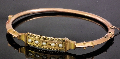 An Edwardian 9ct gold stiff