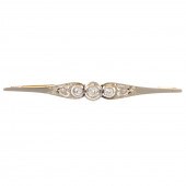 AN EDWARDIAN DIAMOND BAR PIN I