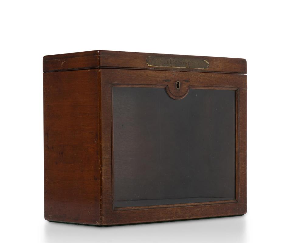 AN EDWARDIAN ENGLISH POSTAL BOXAn