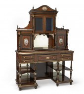 AN EDWARDIAN éTAGèRE DISPLAY C