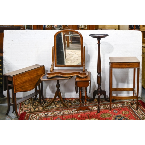 An Edwardian inlaid mahogany