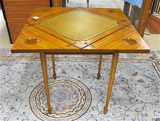 AN EDWARDIAN MAHOGANY AND SATINWOOD