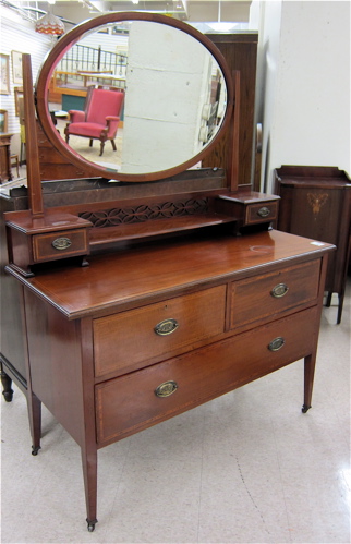 AN EDWARDIAN MAHOGANY VANITY