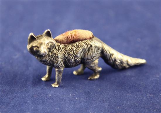 An Edwardian novelty silver pin