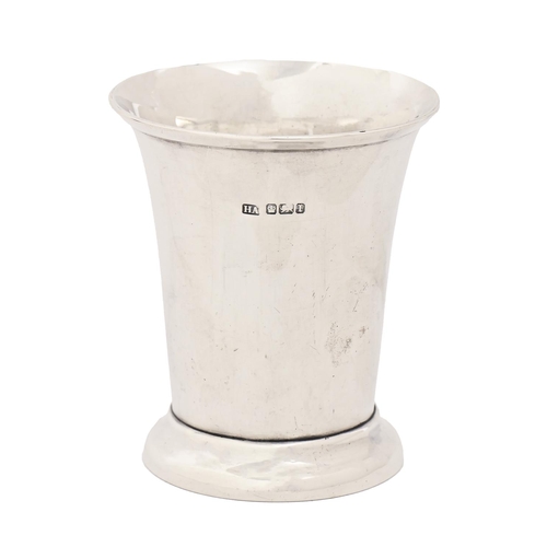 An Edwardian silver beaker, 10cm h,