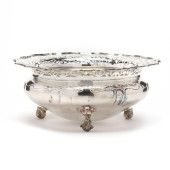 AN EDWARDIAN SILVER CENTERPIEC