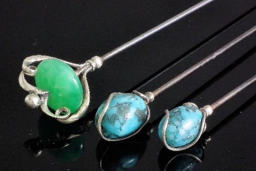 An Edwardian silver hat pin of