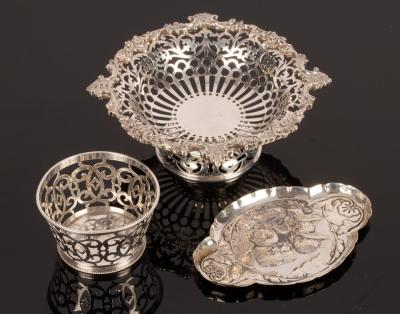 An Edwardian silver pedestal bonbon