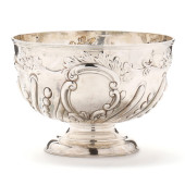 AN EDWARDIAN SILVER PEDESTAL B