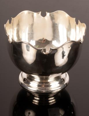 An Edwardian silver rose bowl,