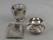 An Edwardian silver tea caddy