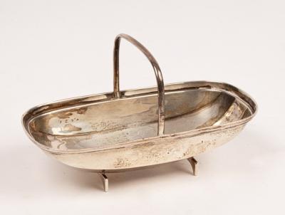 An Edwardian sweetmeat dish,