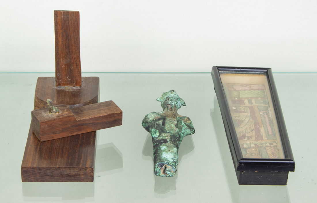 AN EGYPTIAN POLYCHROME WOOD