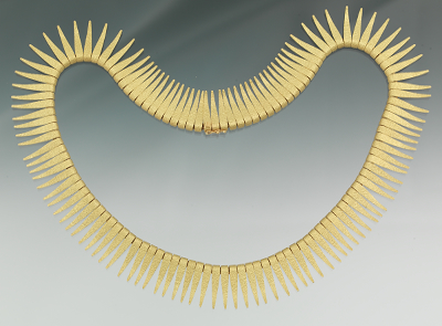 An Elegant 18k Gold Fringe Necklace