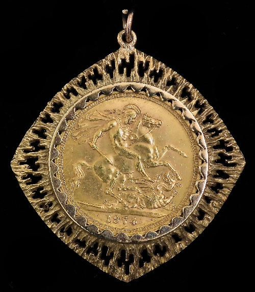 An Elizabeth II 1974 Sovereign in