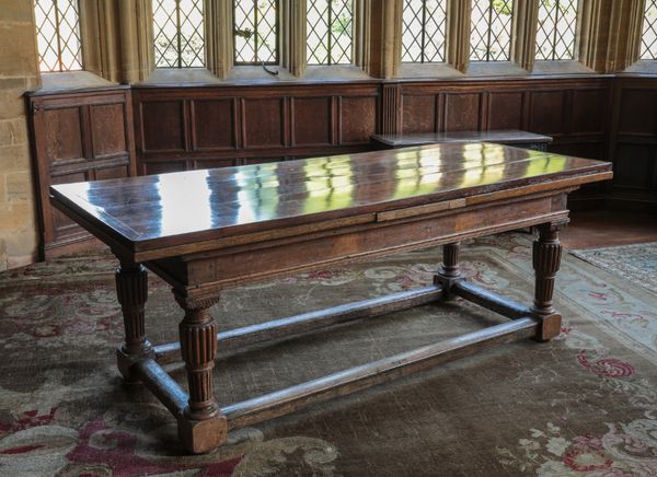 AN ELIZABETHAN STYLE OAK