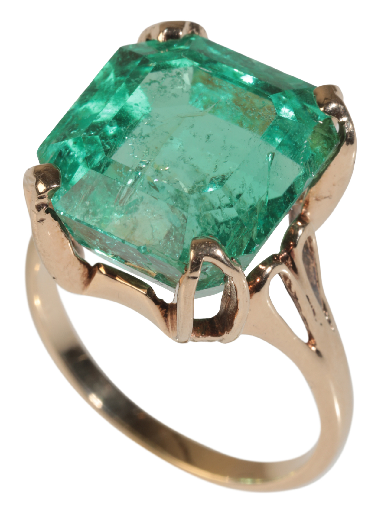 AN EMERALD RING emerald measures