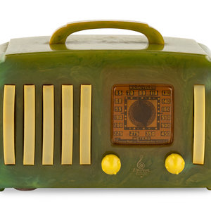 An Emerson EP375 5 Plus 1 Radio