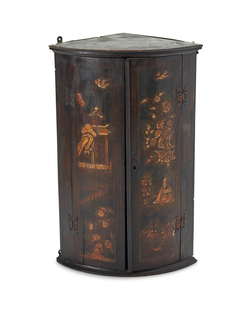 AN ENGLISH CHINOISERIE CORNER