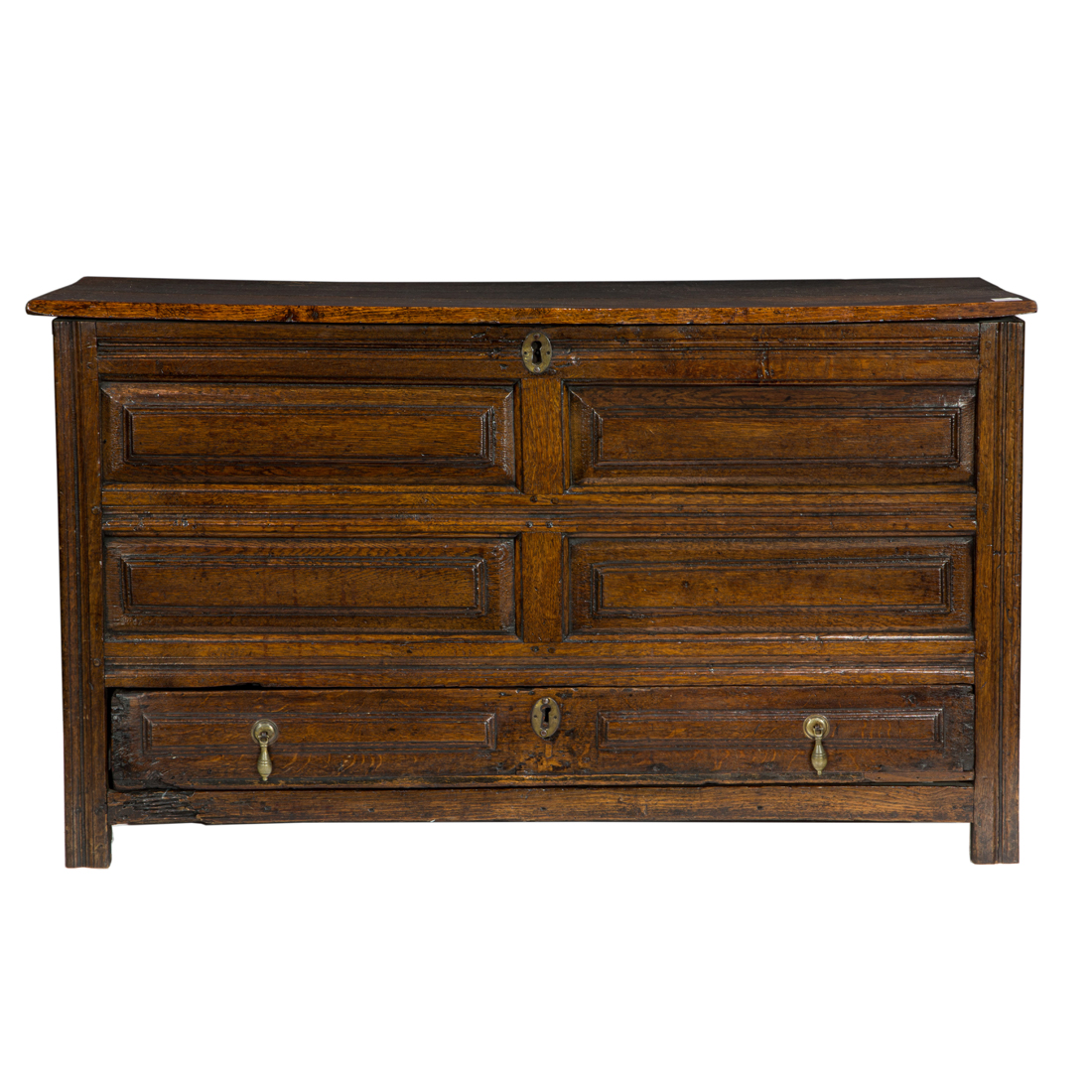 AN ENGLISH GEORGE I FIGURED OAK