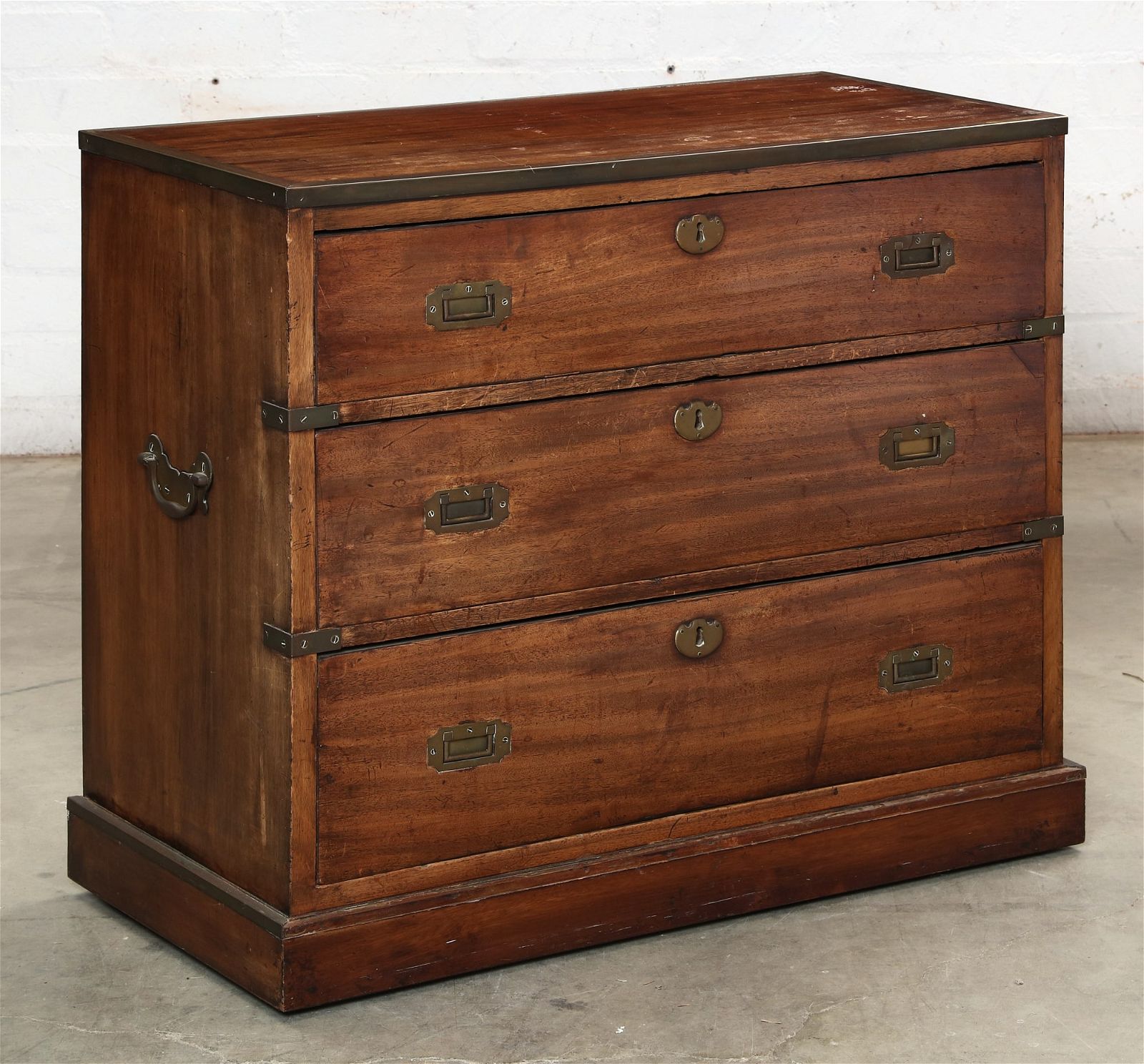 AN ENGLISH MAHOGANY CAMPAIGN