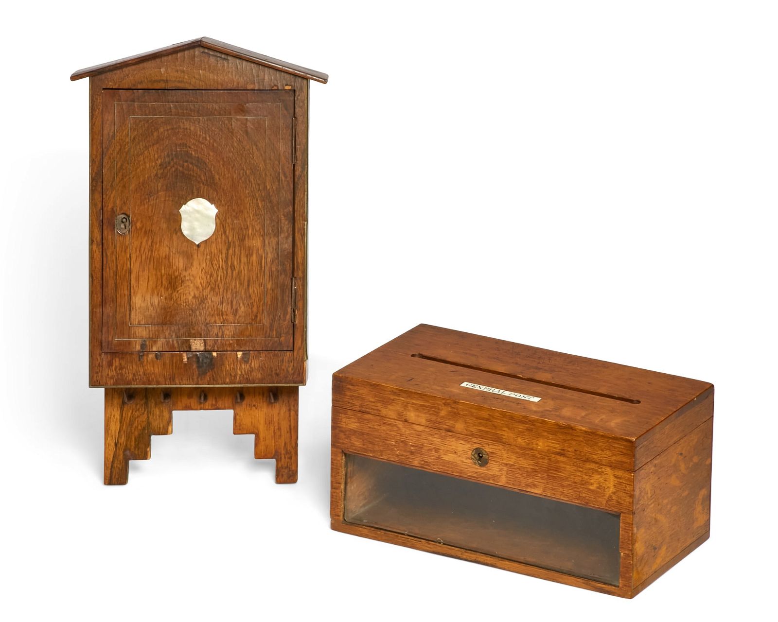 AN ENGLISH OAK KEY BOX AND LETTER