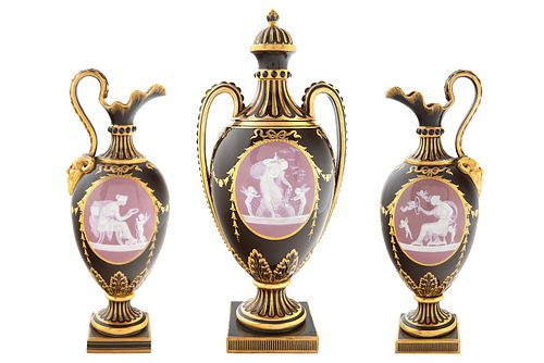 AN ENGLISH PATE-SUR-PATE AMPHORA