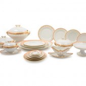 An English Porcelain Dinner Se
