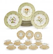 AN ENGLISH PORCELAIN PART SERV