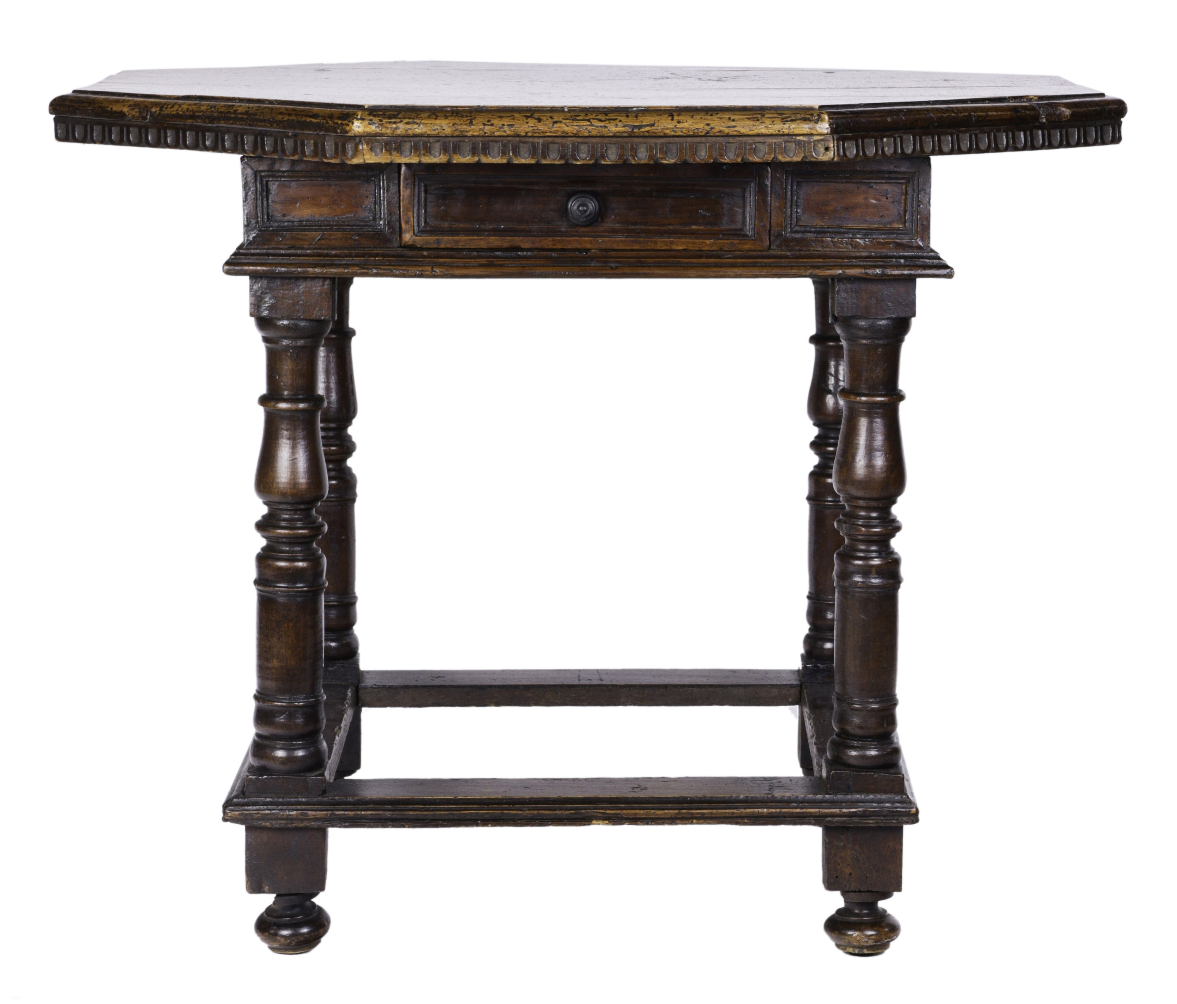 AN ENGLISH PUB TABLE An English pub