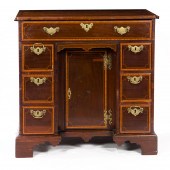 AN ENGLISH QUEEN ANNE MAHOGANY
