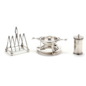 AN ENGLISH SILVER CASTER, TOAS
