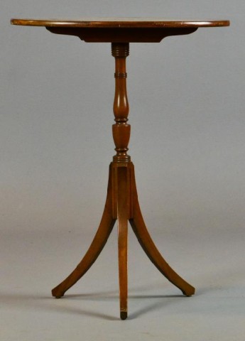 An English Tilt Top Tea TableThe