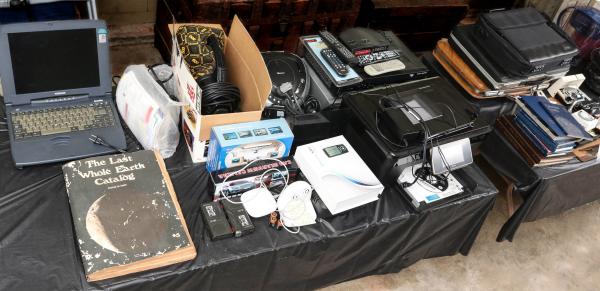 AN ESTATE LOT OF HOUSEHOLD AND OR