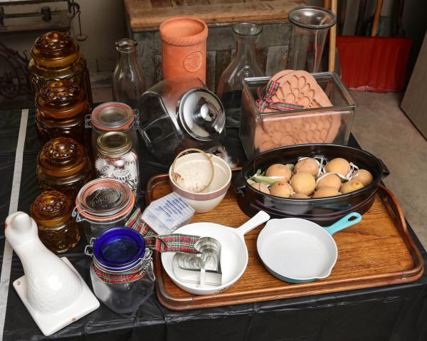 AN ESTATE LOT OF HOUSEHOLD AND OR