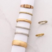 AN ESTATE LOT OF KARAT GOLD, P