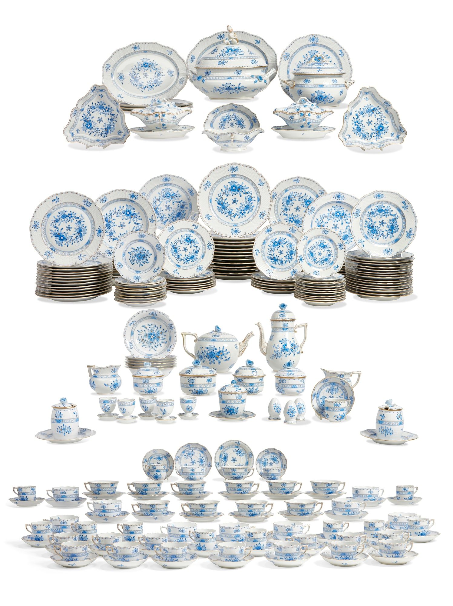 AN EXTENSIVE HEREND PORCELAIN