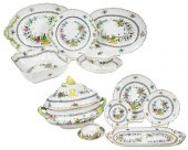 AN EXTENSIVE SET OF HEREND POR