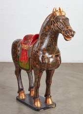 AN IMPOSING CHINESE LACQUER MO