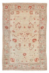 AN INDIAN AGRA-STYLE RUGAn Ind