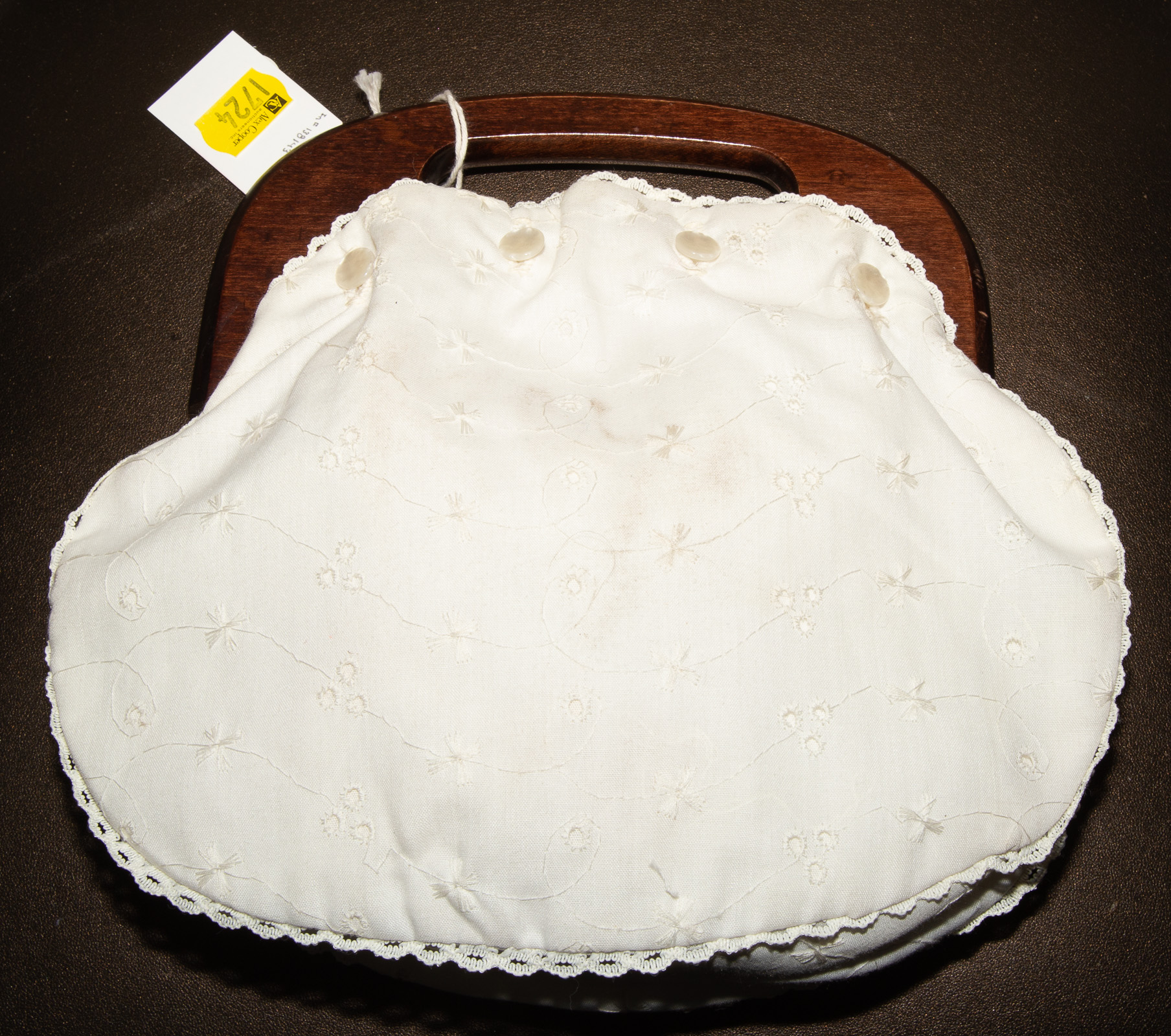 AN INTERCHANGEABLE BERMUDA BAG An