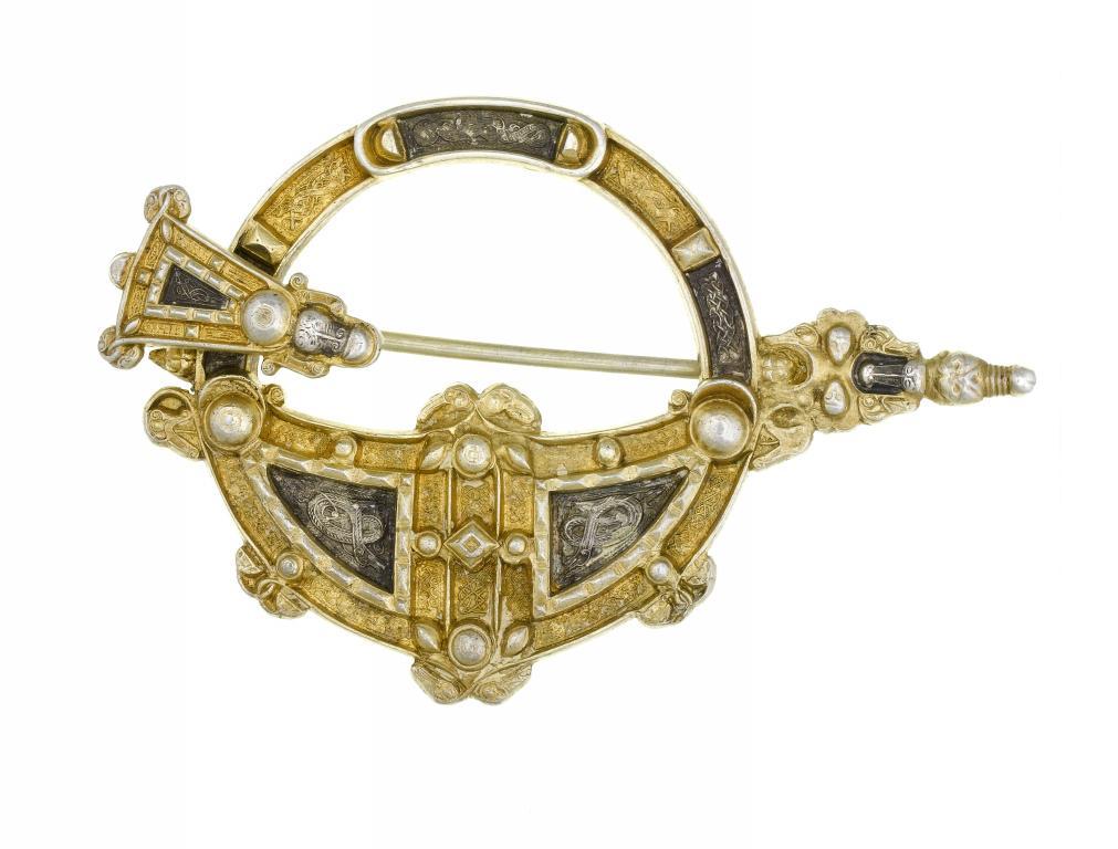 AN IRISH CELTIC REVIVAL PARCEL GILT