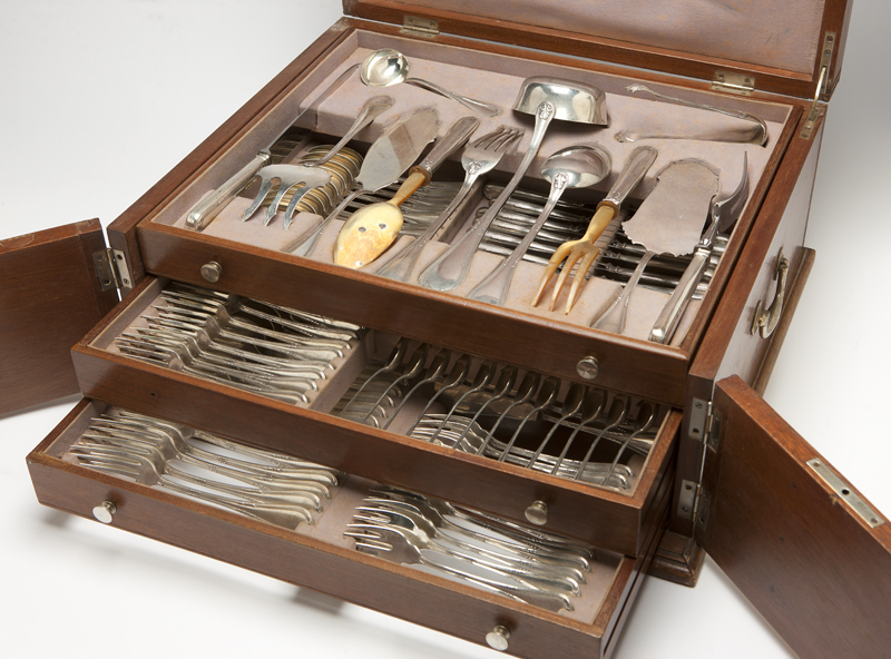 An Italian .800 silver flatware