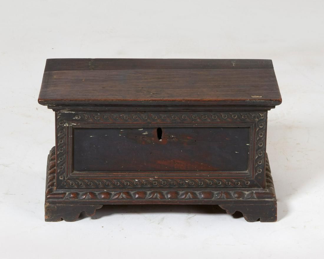 AN ITALIAN BAROQUE WALNUT SMALL