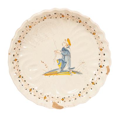 An Italian Maiolica crespina,