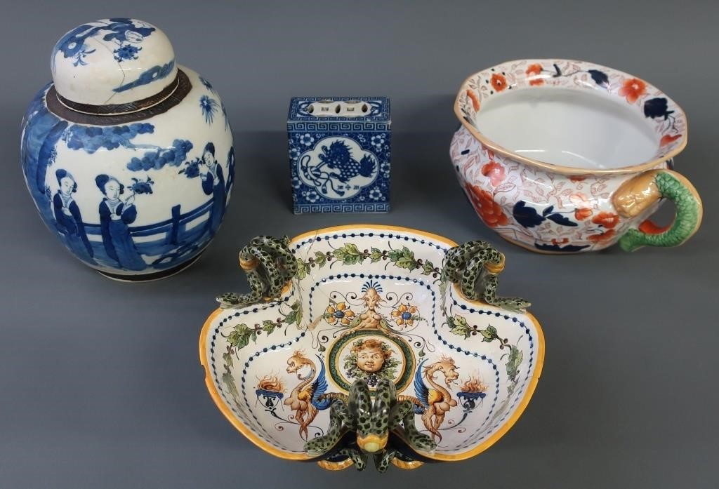 An Italian majolica centerpiece
